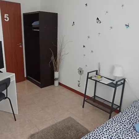 Проживание в семье Casa Tilias Коимбра